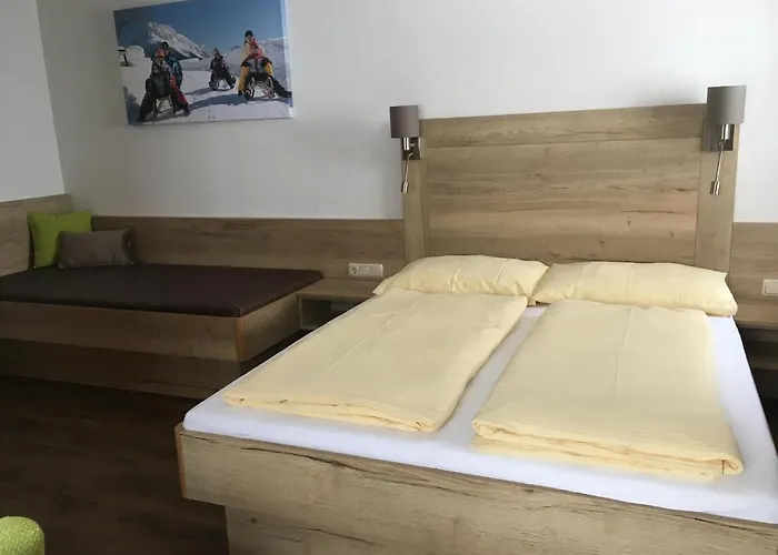 Moenchsberghof Farma *